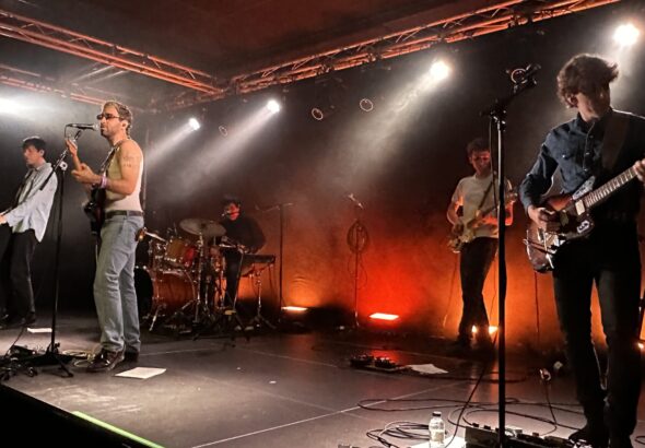 Texturas que liberan: Isla de Caras en Barcelona